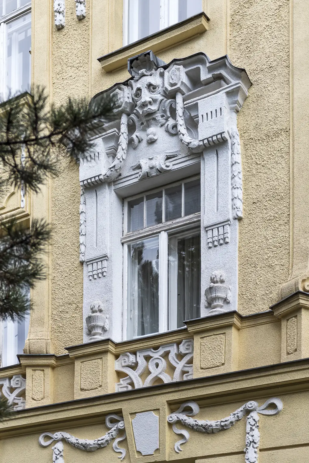Großzügige Wohnung mit Potential (WG geeignet)