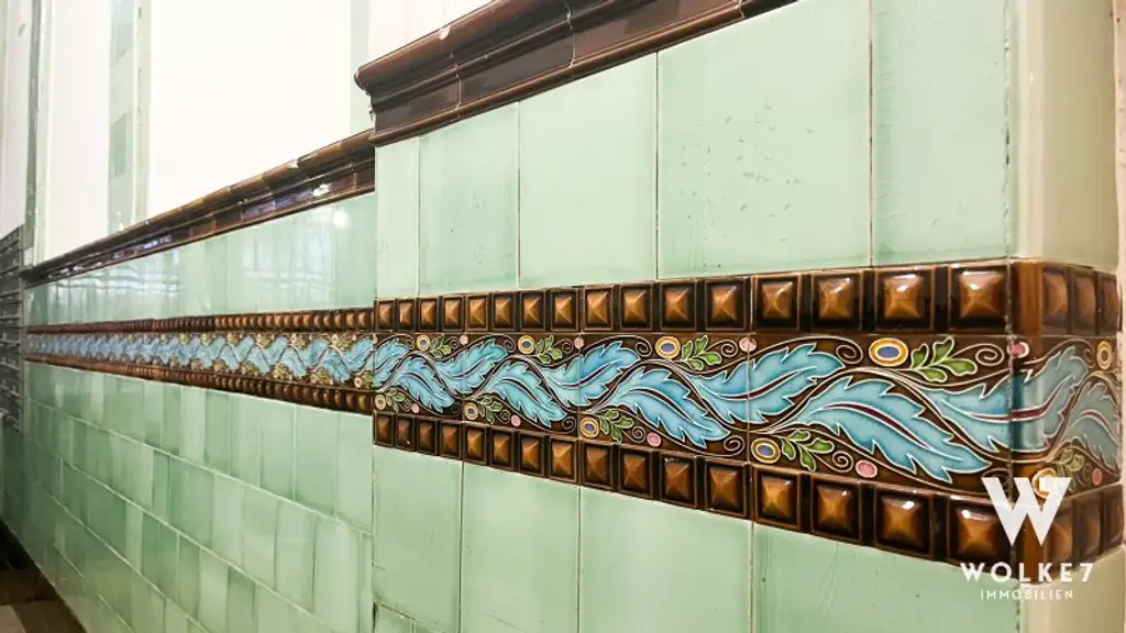 Sanierte 3-Zimmer-Altbauwohnung mit ca. 13,5 m² Balkon I bezugsfertig