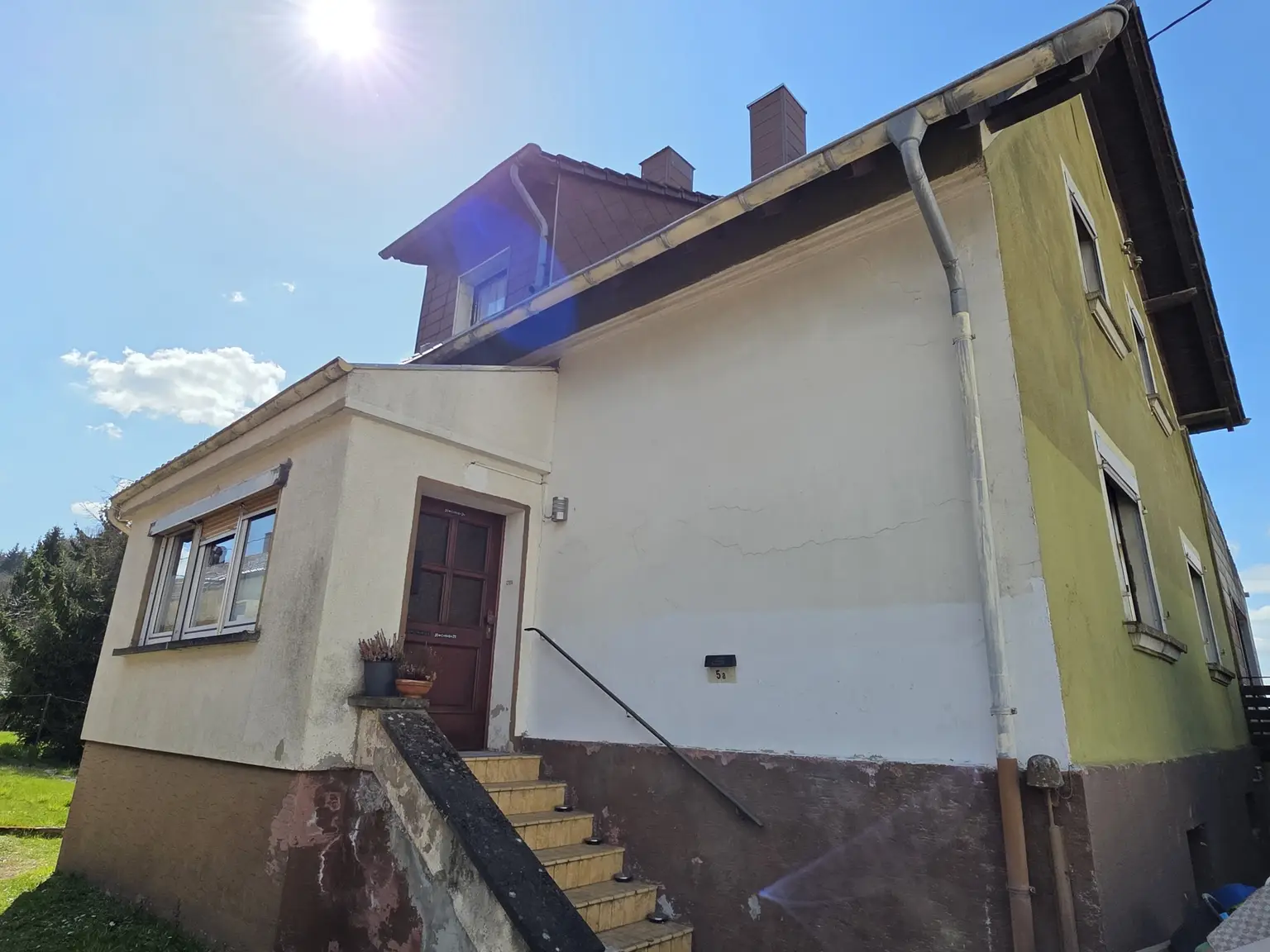 Charmantes Zuhause mit Geschichte und großem Gartenparadies...!