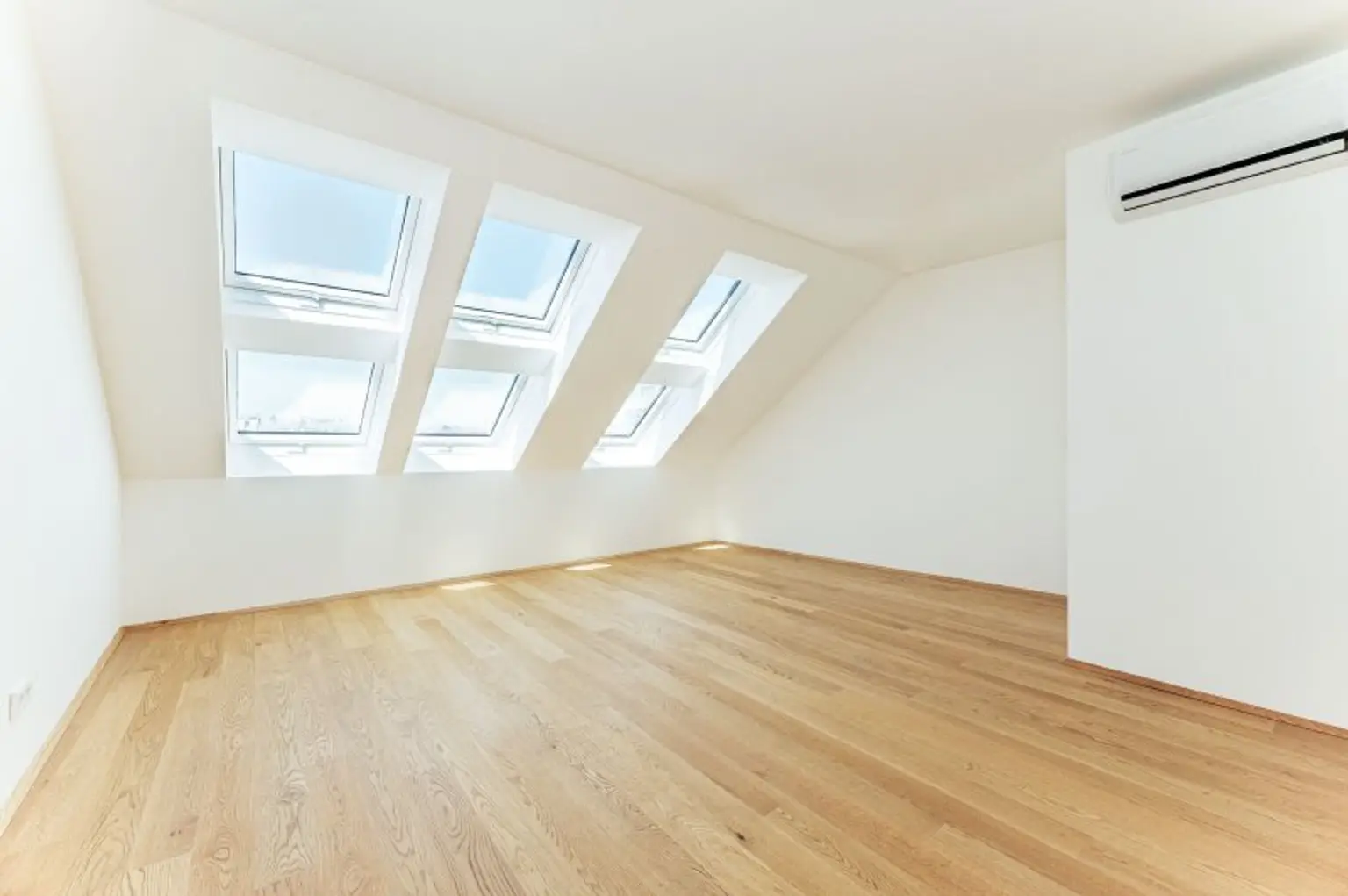 Nahe U3 Rochusgasse! 2-Zimmer-Maisonette mit exklusiver Dachterrasse zu vermieten!