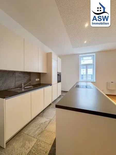 Perfekte Lage!! Top-moderne Altbauwohnung mit Balkon und Sauna in der Hauptstraße