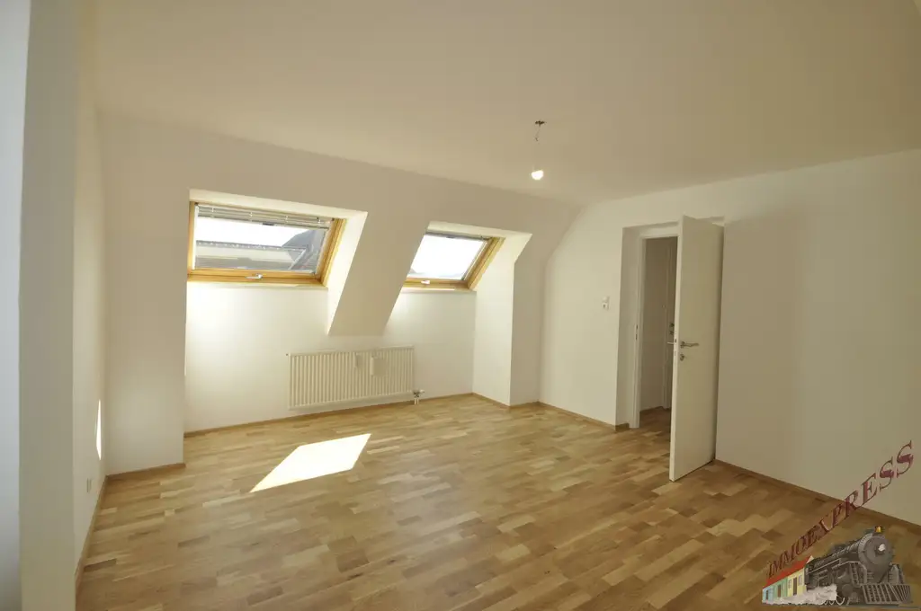 Exklusive Dachterrassenwohnung mit Tiefgarage und bester Fernsicht nähe Bühl Center (WG-tauglich)