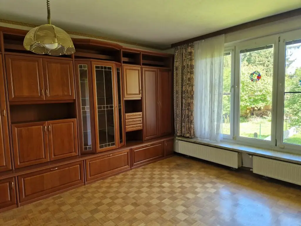 FAMILIENTRAUM! 6 ZIMMER UND EIN GARTEN ZUM HERUMTOBEN!