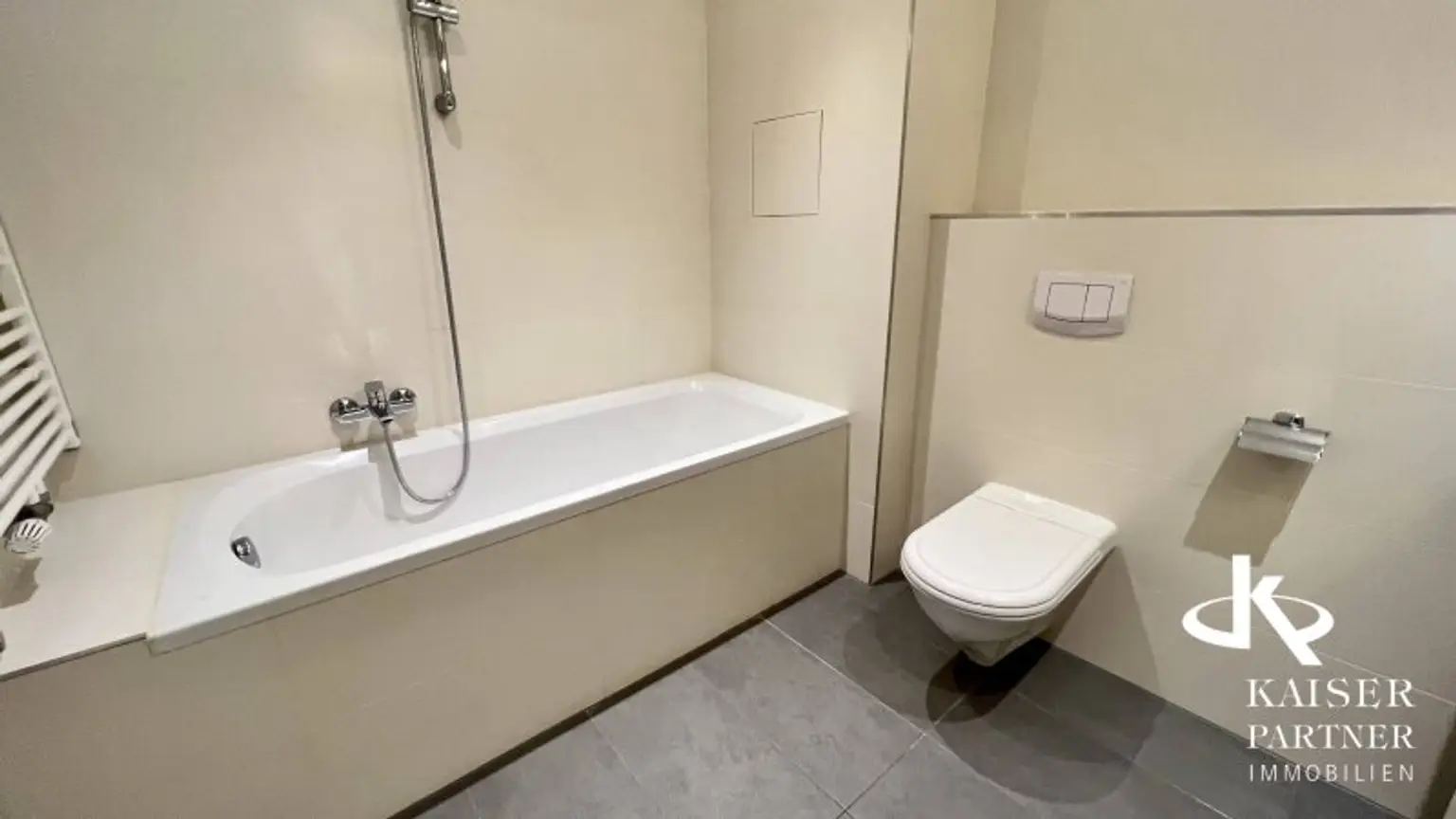 Kaasgraben, moderne 4-Zimmer-Wohnung mit 2 Balkonen, perfekte Raumaufteilung!