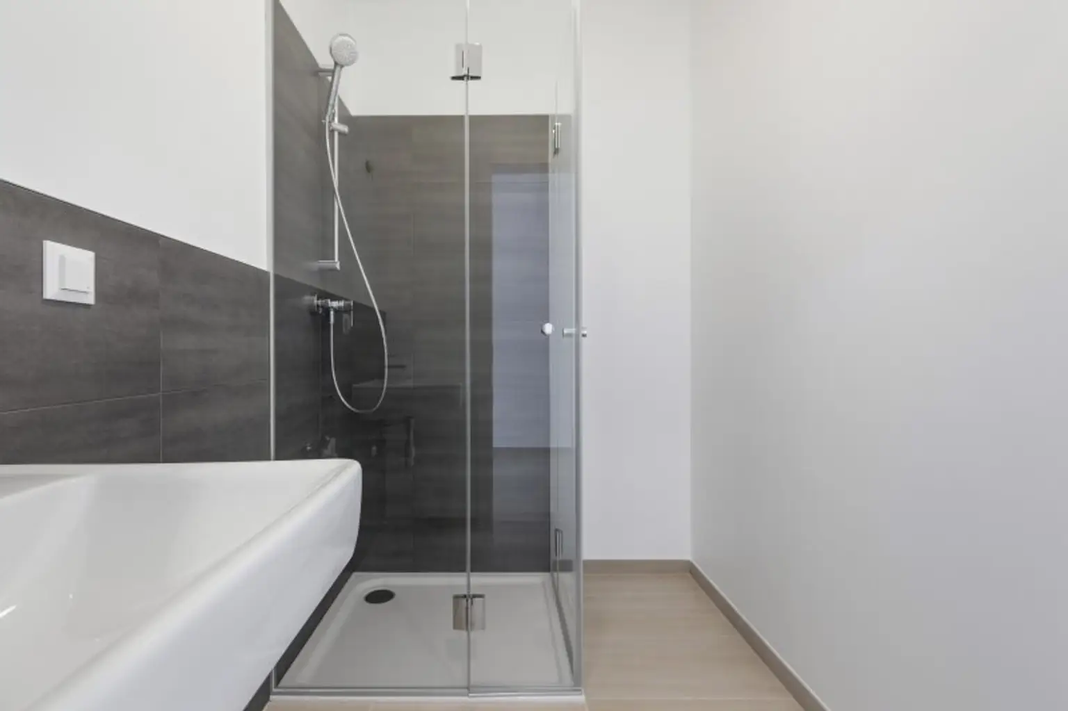 MODERNER NEUBAU - 1-ZIMMER-APARTMENT