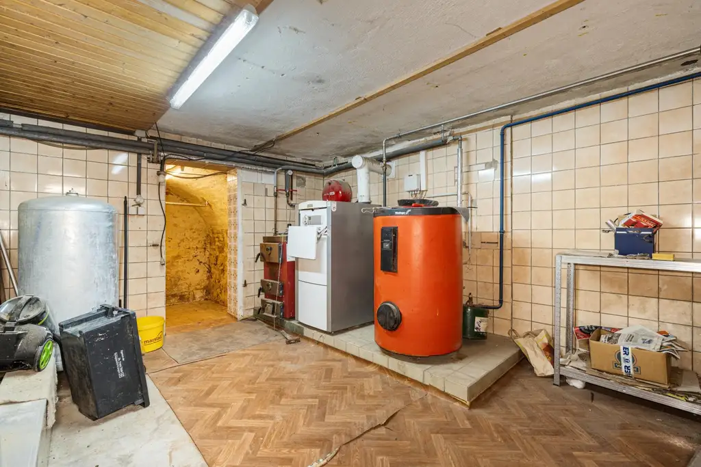 "Charmantes Haus, sanieren und dabei neu gestalten, mit großem Garten"