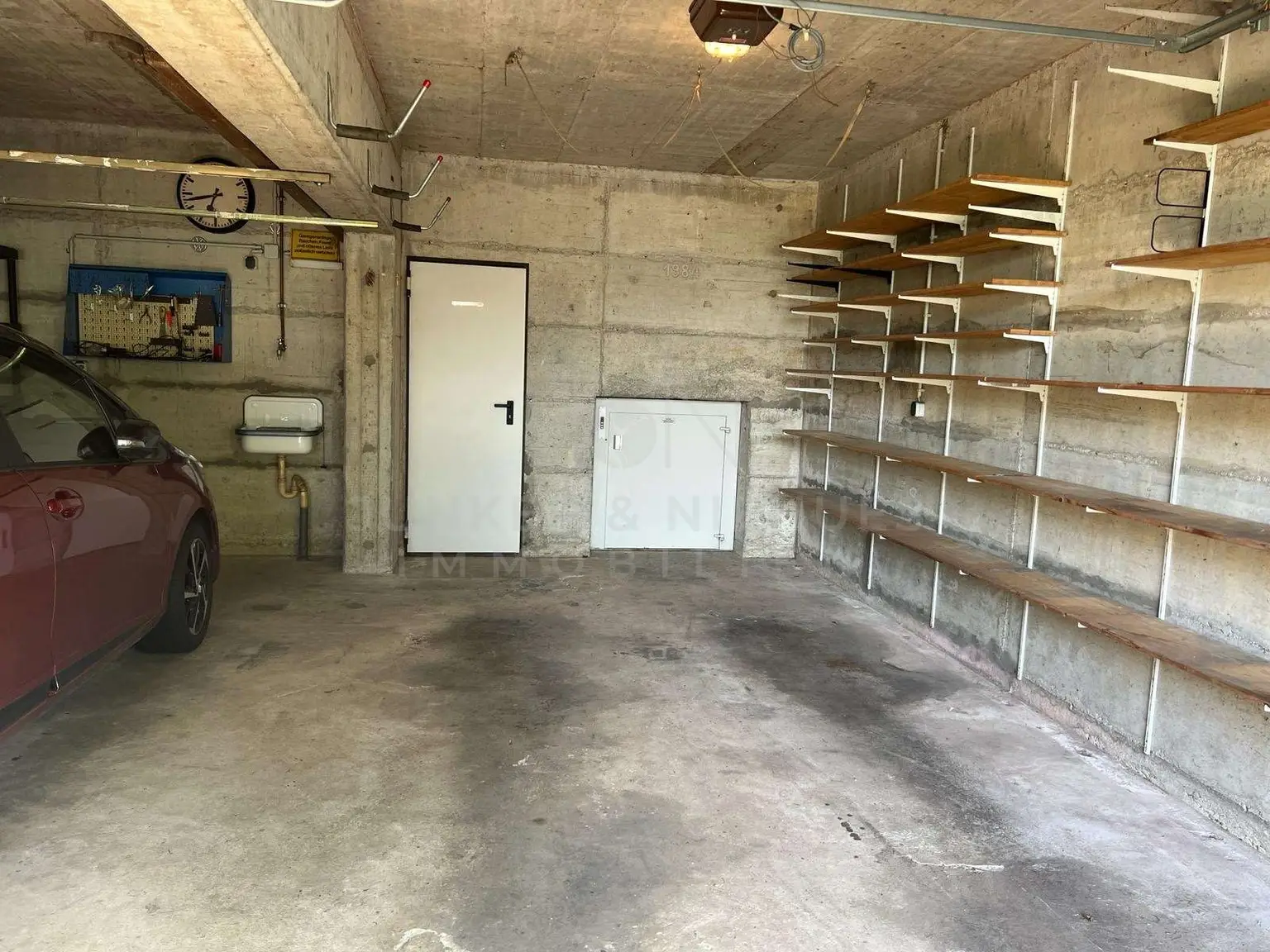 Garage mit Lastenaufzug