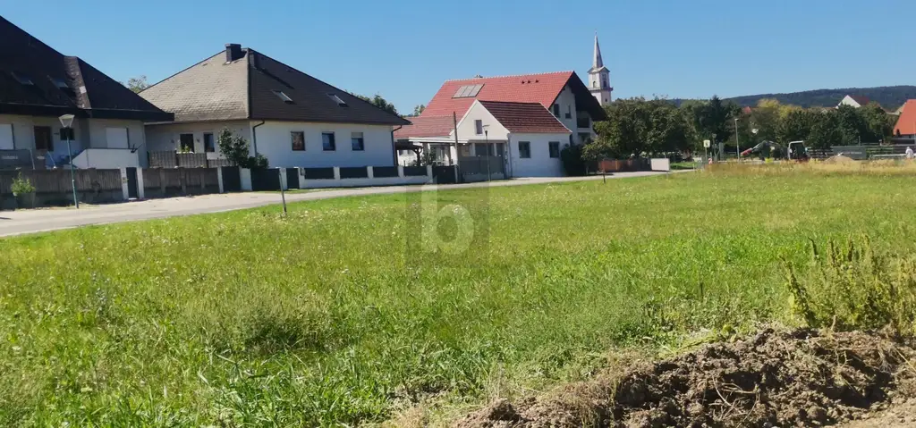 RUHIG GELEGEN - BIS ZU ACHT WOHNEINHEITEN MÖGLICH