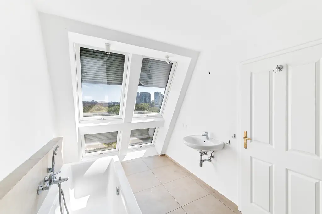Wien liegt Ihnen zu Füßen: Dachgeschoßmaisonette mit Terrasse