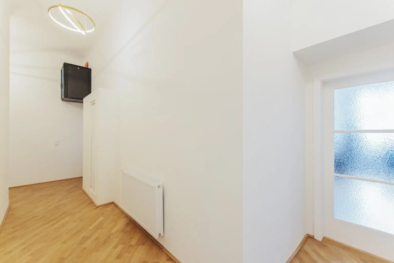 Provisionsfrei! All-In-Bürozimmer am Brahmsplatz als Untermiete!