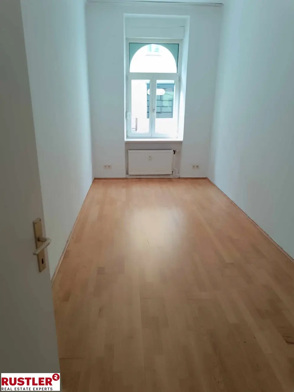 Nähe Innenstadt: GERÄUMIGE 2-Zimmerwohnung