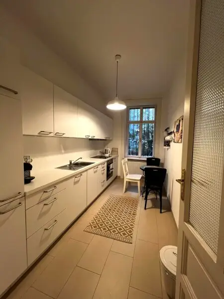 Gepflegte und ruhige Hochparterre Wohnung Nähe Alois Drasche Park