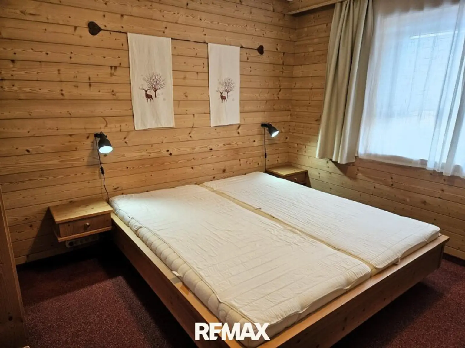 Schlafzimmer 1