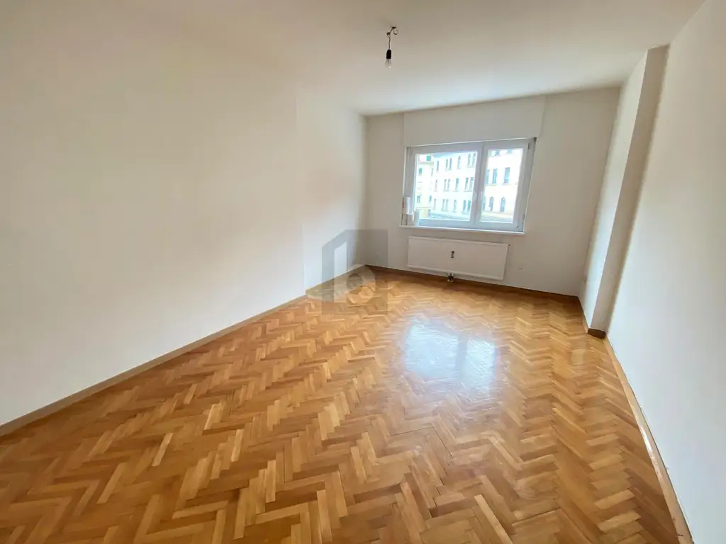 Preisreduktion! ZENTRAL GELEGEN MIT LOGGIA