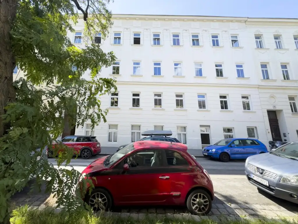 Stilvoller Altbau-Erstbezug | 1-Zimmer mit Kochnische | U4 vor der Tür