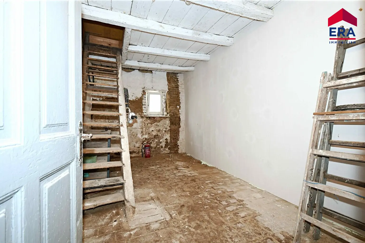 Sanierter Bauernhof mit zwei Wohnungen und großem Grundstück –ideal für Pferdeliebhaber und Familien