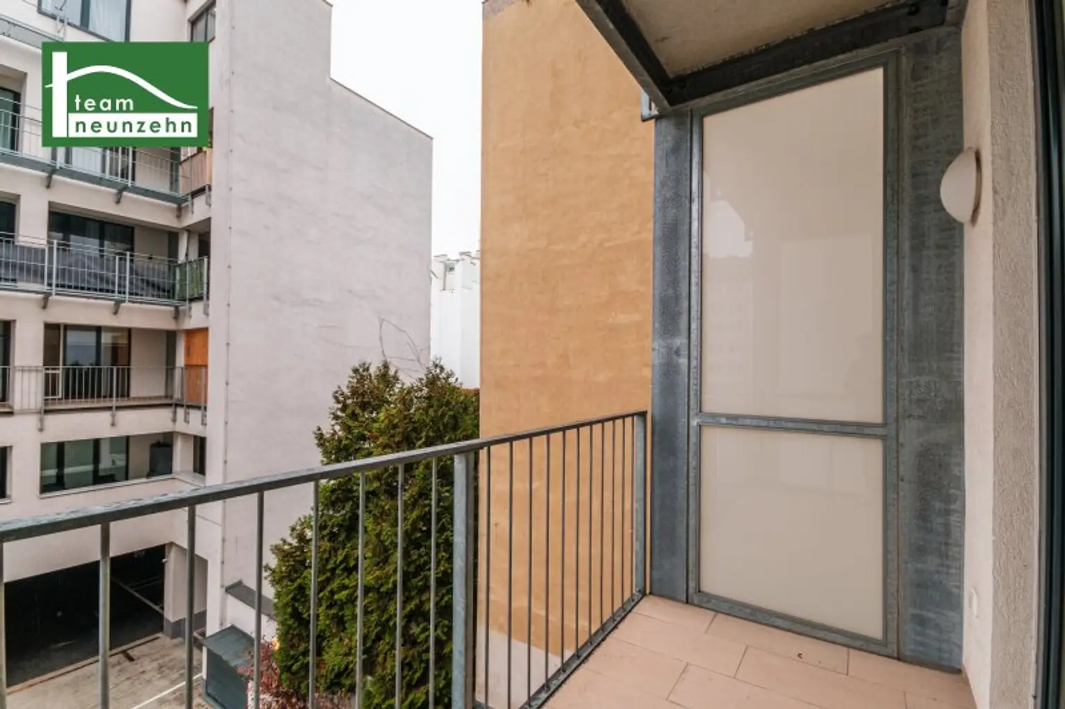 Geräumige 2-Zimmer-Wohnung mit Loggia und Einbauküche – ab sofort beziehbar - JETZT ANFRAGEN