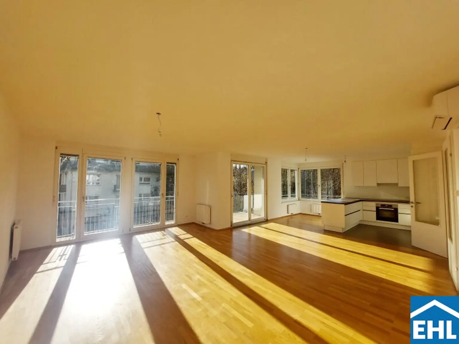 Großzügige 4 Zimmerwohnung mit Freiflächen am Kaasgraben