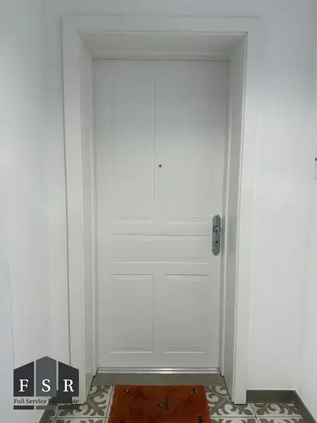Alles da - Moderne und elegante Altbauwohnung mit Balkon in bester Lage + 1x Garagenplatz und Einbauküche im Preis inkludiert