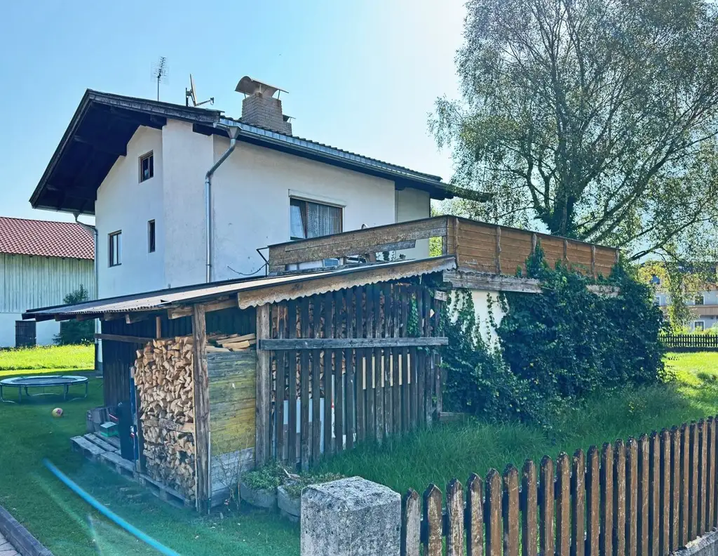 Gelegenheit! Top - Grundstück mit Altbestand im Zentrum von Radfeld
