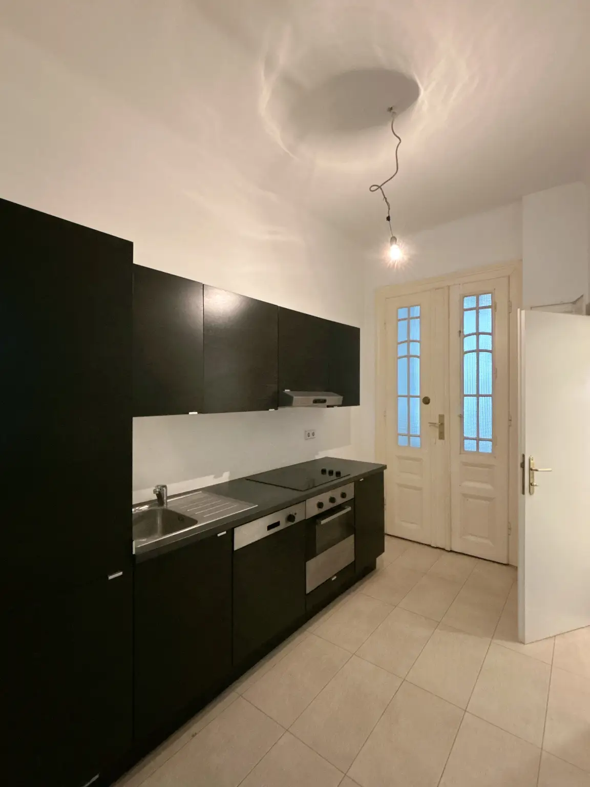 Helle 2 1/2 Zimmer, 2.Stock in Stilaltbau, U 3 Kardinal Naglplatz