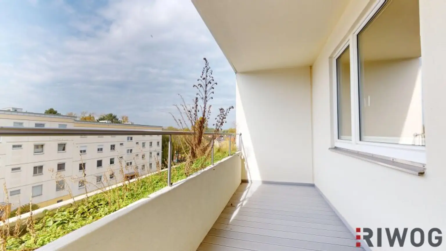 ERSTBEZUG nach Sanierung I 4 Zimmer Wohnung mit Loggia I Tischler Küche mit Siemens Geräte inklusive I Ruhelage I Naturpark Föhrenberge I 360° Rundgang