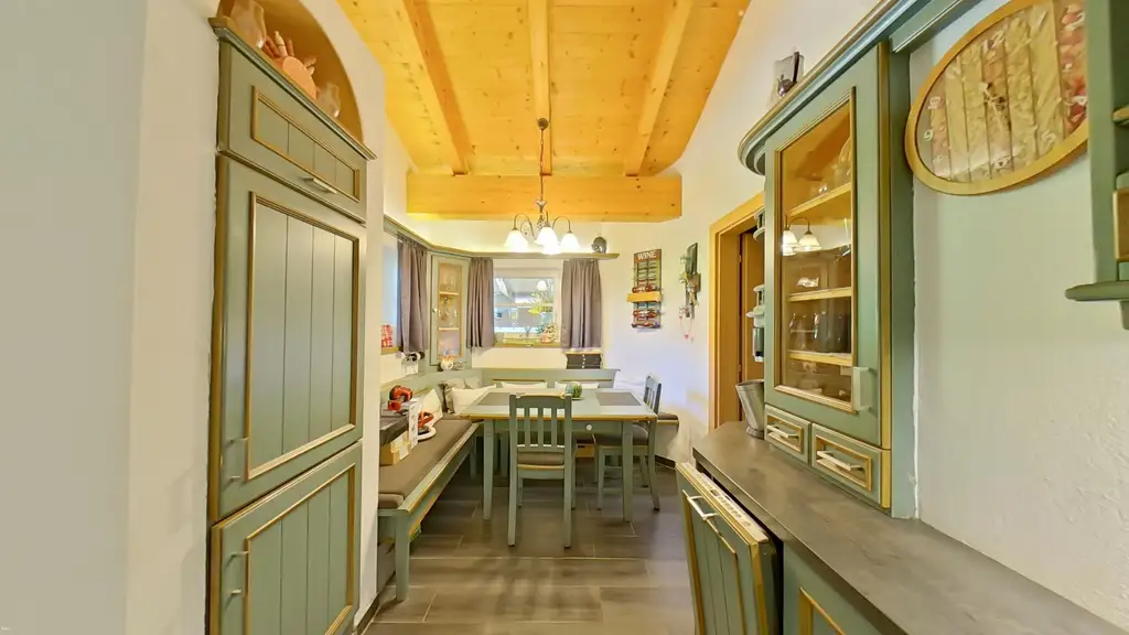 Wohnen in Seefeld – Bungalow mit Gartenidylle und Doppelgarage