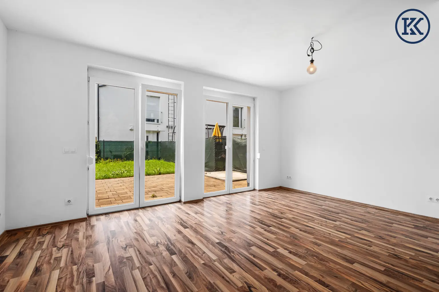 Zuhause im Grünen – Lichtdurchflutete Wohnung mit Dachterrasse & Gartenoase