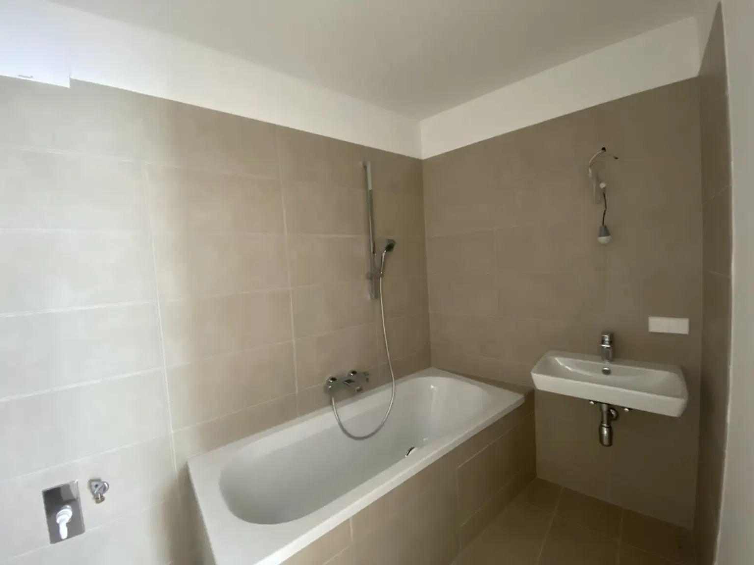 2 Zimmer Wohnung+Loggia =DAS LAURENZ= Erstbezug - 1 Bedroom+ Loggia  U3