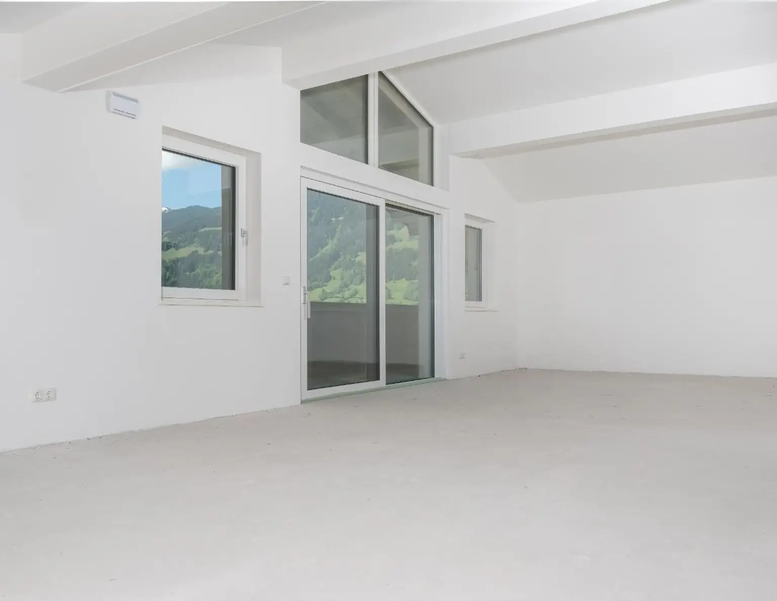 Förderung möglich! Sonnige Dachgeschosswohnung am Stadtrand von Saalfelden!