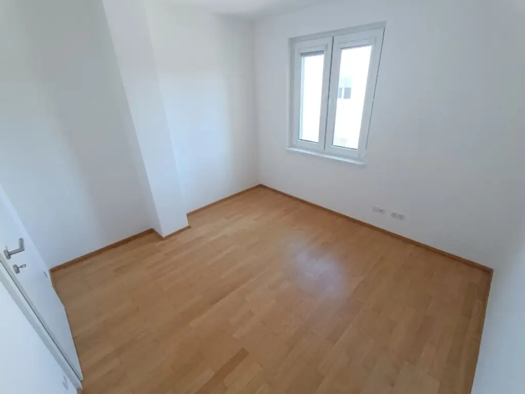 Neubau! Siedlung Rustenfeld! 4-Zimmer Wohnung mit traumhaftem Ausblick auf rund 103 m² mit Balkon!