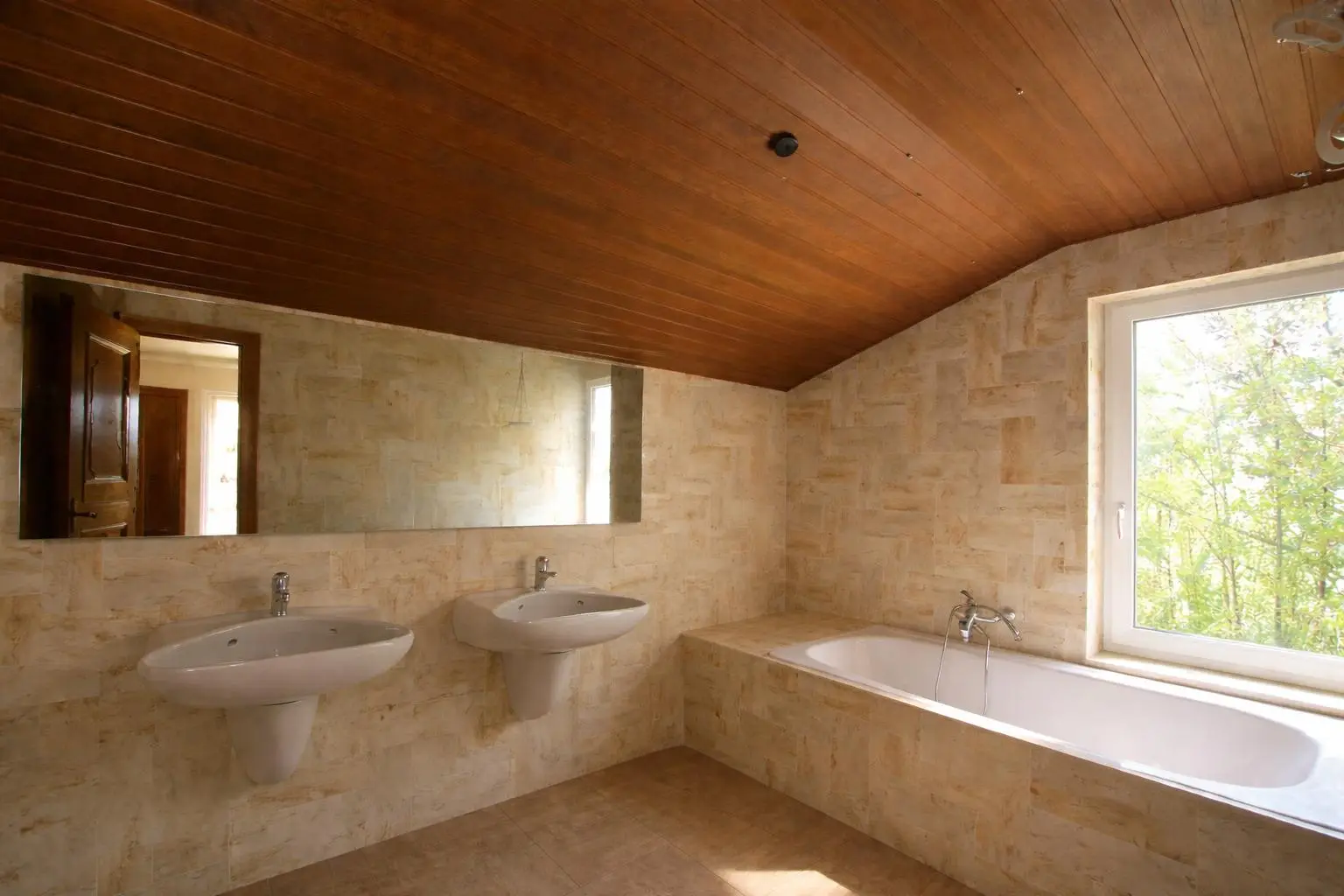 Badezimmer (virtuell eingerichtet)