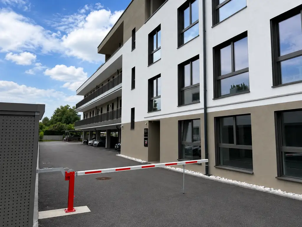 Neubau Erstbezug in bester Lage mit Bergblick