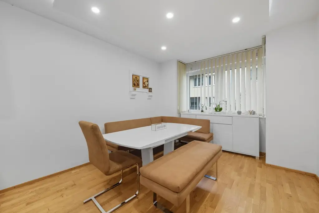 Neuwertige 4-Zimmer Wohnung mit Terrasse und Tiefgaragenplatz in Korneuburg!