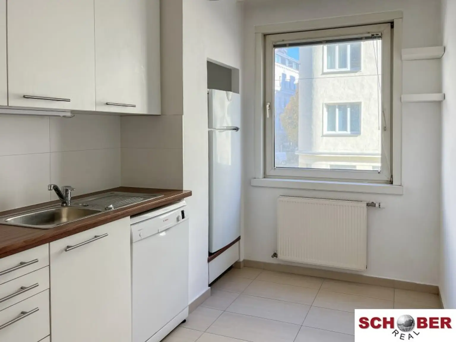 *U4-Friedensbrücke*  2 getrennt begehbare Zimmer