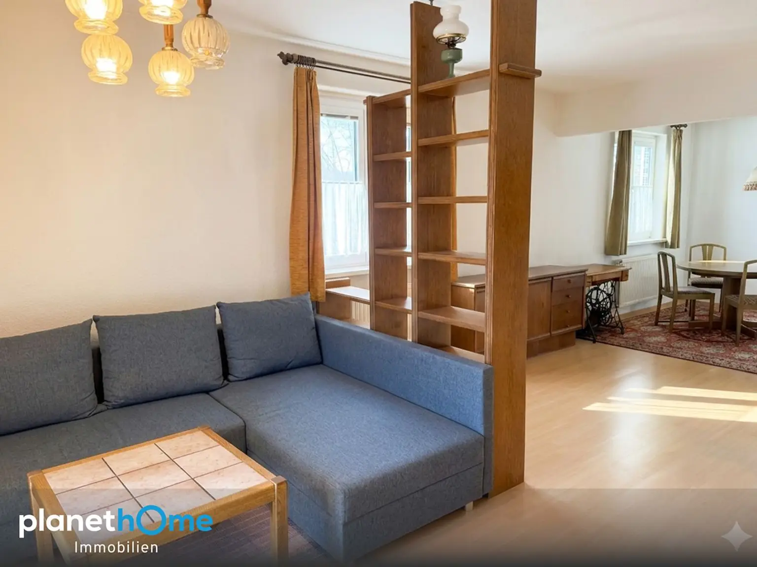 Wohnzimmer-dahinter Essbereich
