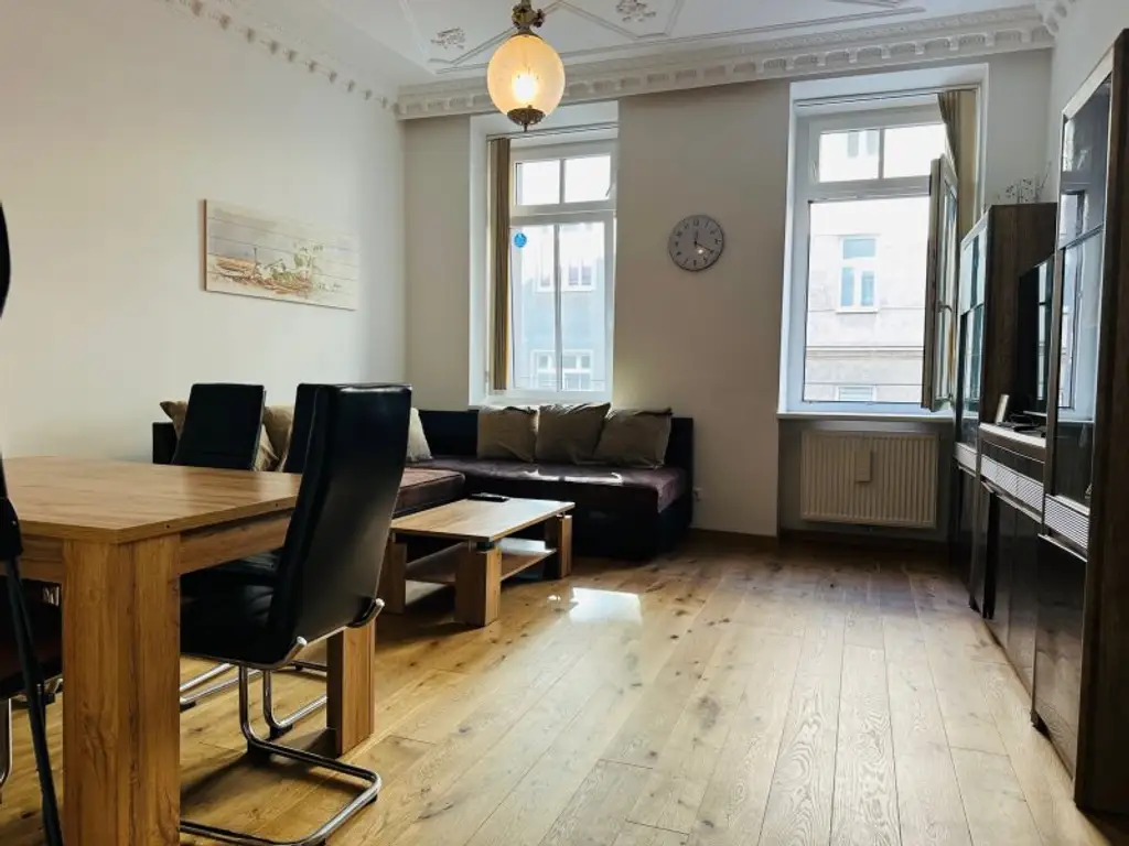 Vollsanierte 2-Zimmer-Wohnung in generalsaniertem Altbau