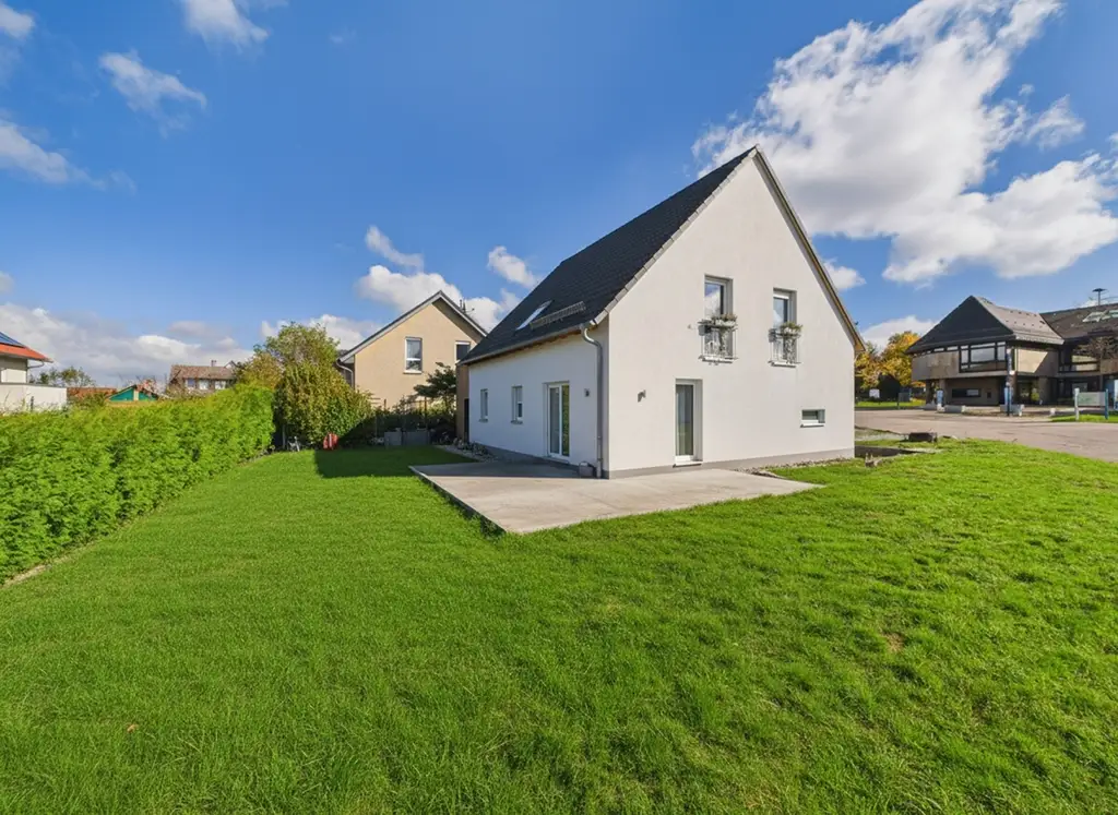 Viel Platz für die Familie! Bj. 2016, EE-Klasse A+. 6 Zimmer, Garten, PV-Anlage, Terrasse, EBK, TLB