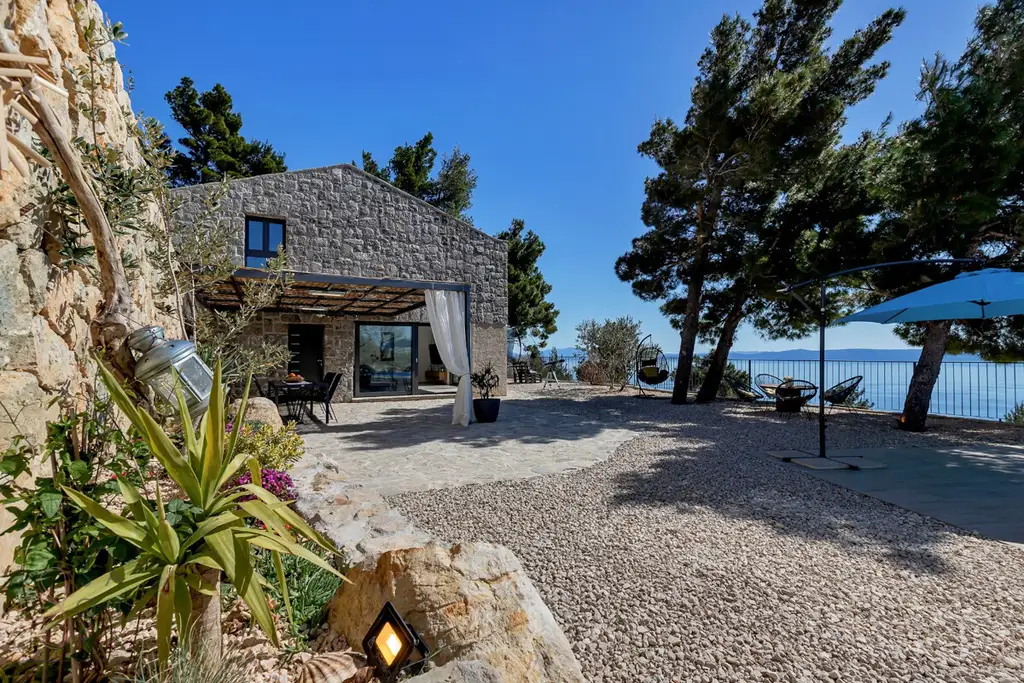Stone Mansion Makarska – Mediterrane Eleganz mit Investitionspotenzial