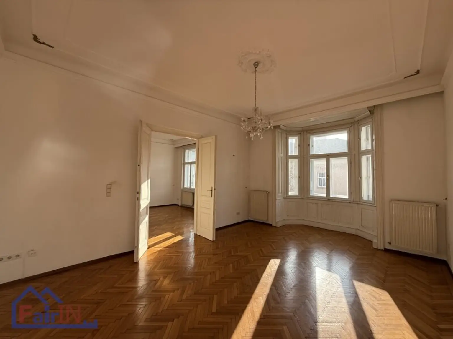 .***AB SOFORT***Altbaucharme trifft Stadtleben – großzügige 4-Zimmer-Wohnung  nahe Rochusmarkt***