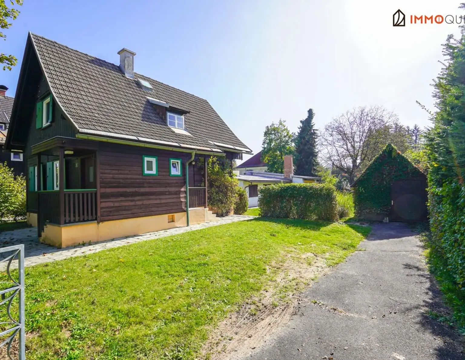 Potenzial pur - Einfamilienhaus mit Bungalow, Terrasse, großzügigem Garten und Gartenhütte in Velden am Wörthersee zu verkaufen