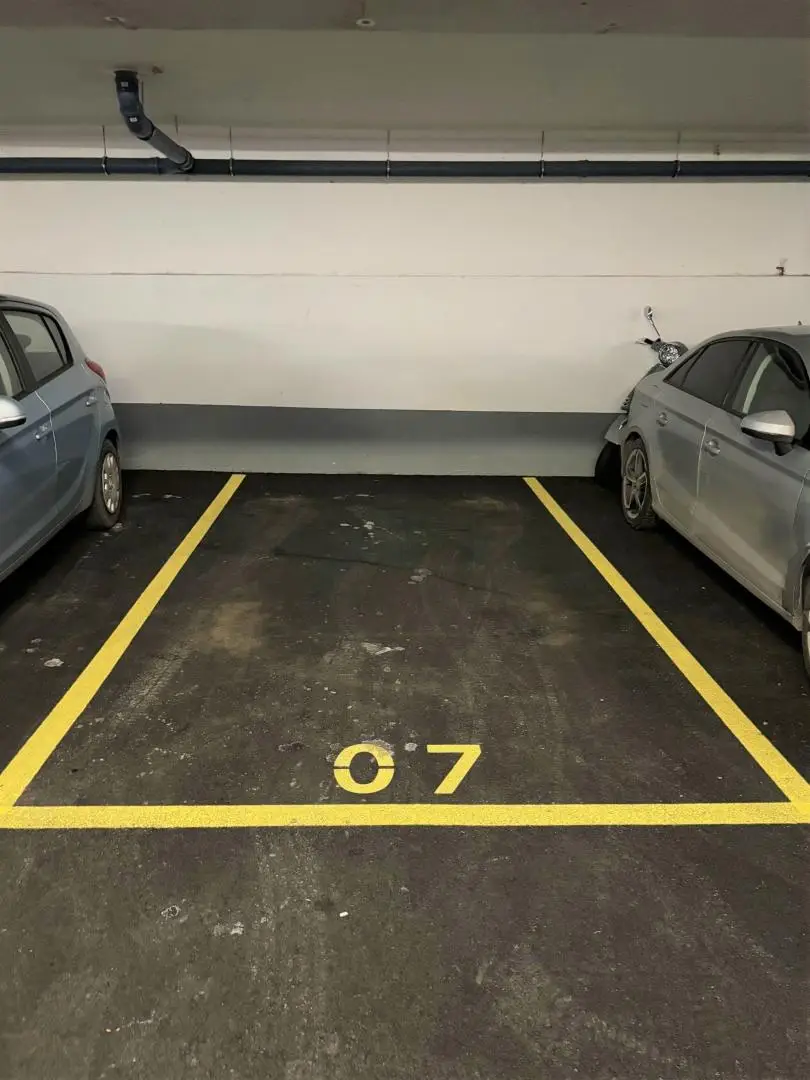 Kofferpacken und einziehen! Komplett ausgestattete 2 Zimmer Wohnung inkl. Garagenstellplatz