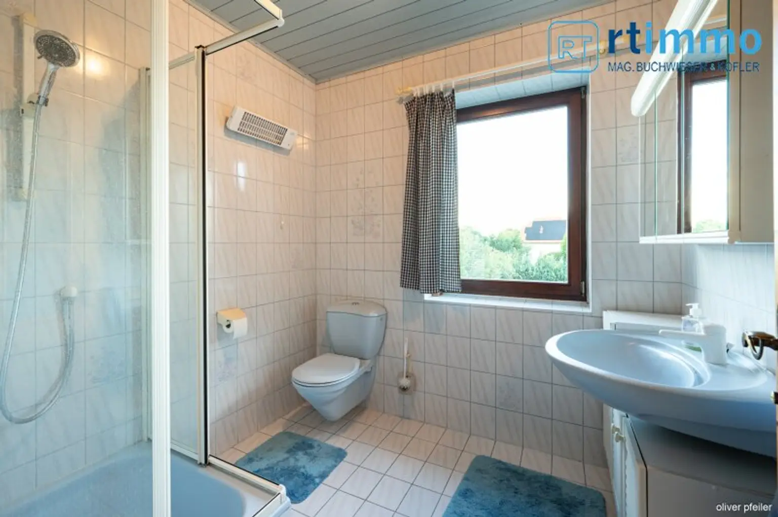 SCHÖNES FAMILIENHAUS mit Wintergarten und Garage in ruhiger Lage zu mieten!