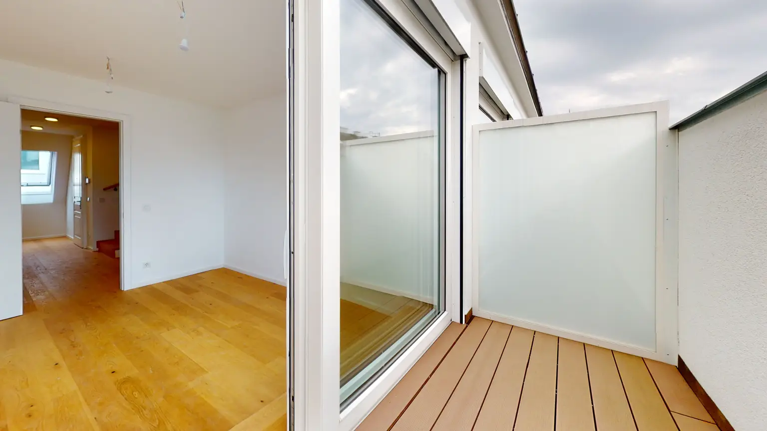 "Urban Oasis" - Moderne DG-Wohnung mit unvergleichlicher Dachterrasse