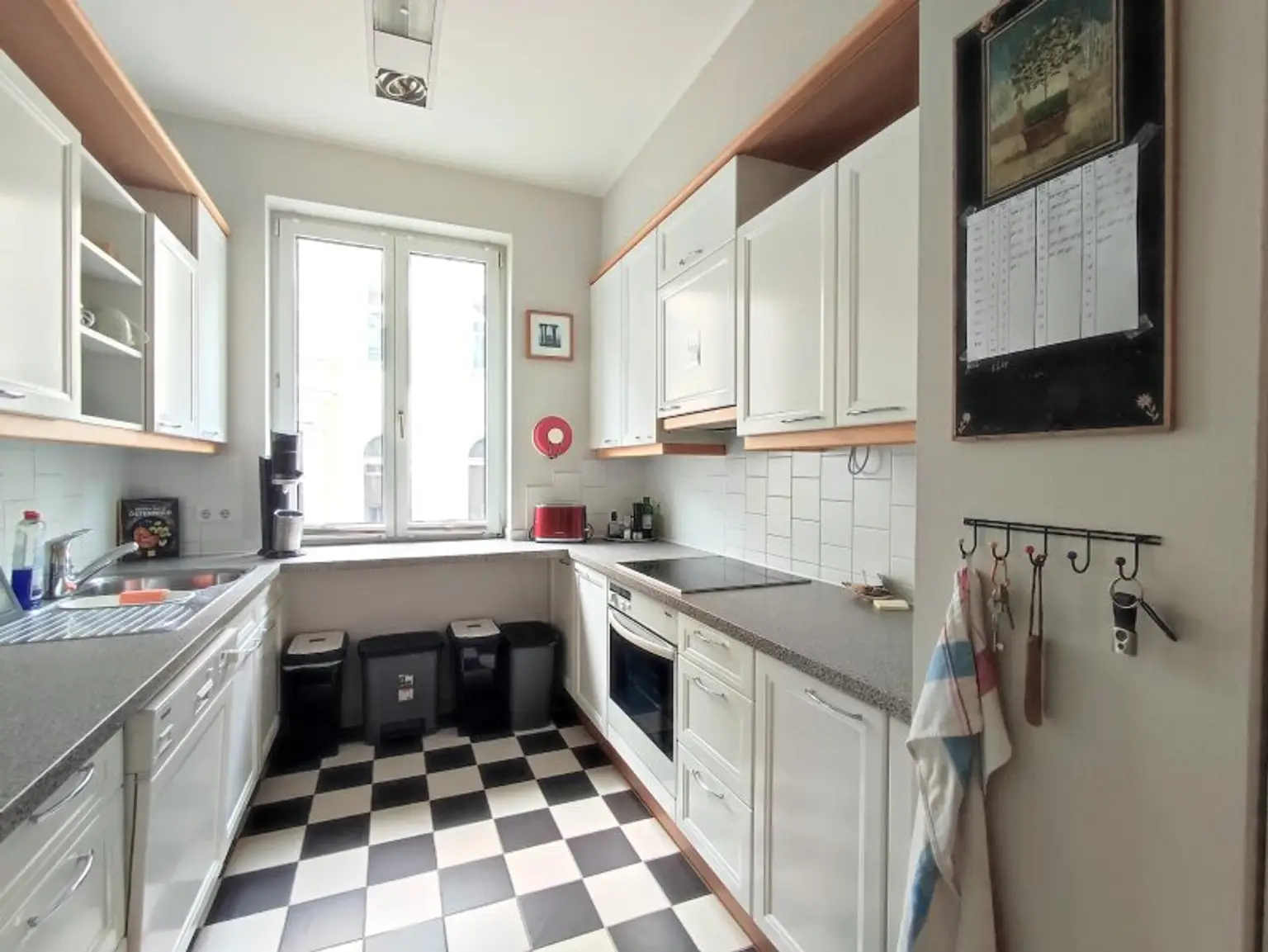 LINDENGASSE - Weitläufiger Wohnraum mit Balkon