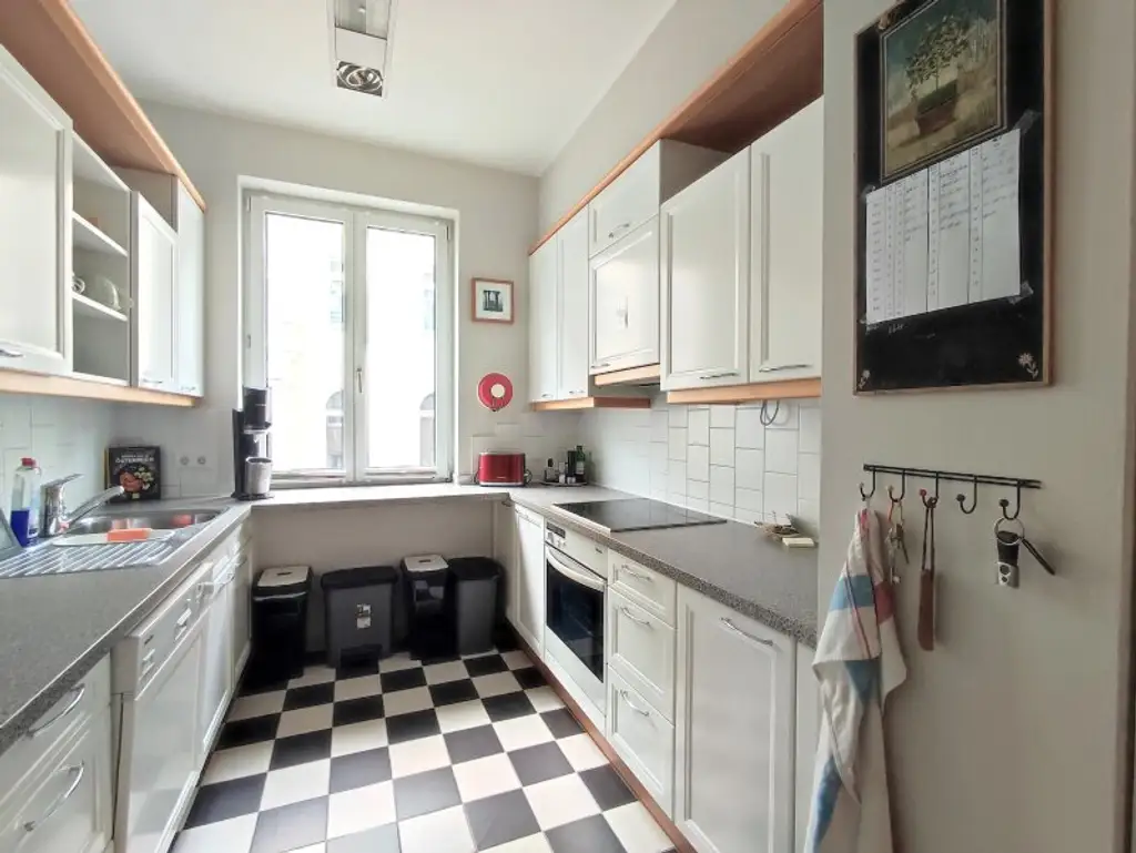 LINDENGASSE - Weitläufiger Wohnraum mit Balkon