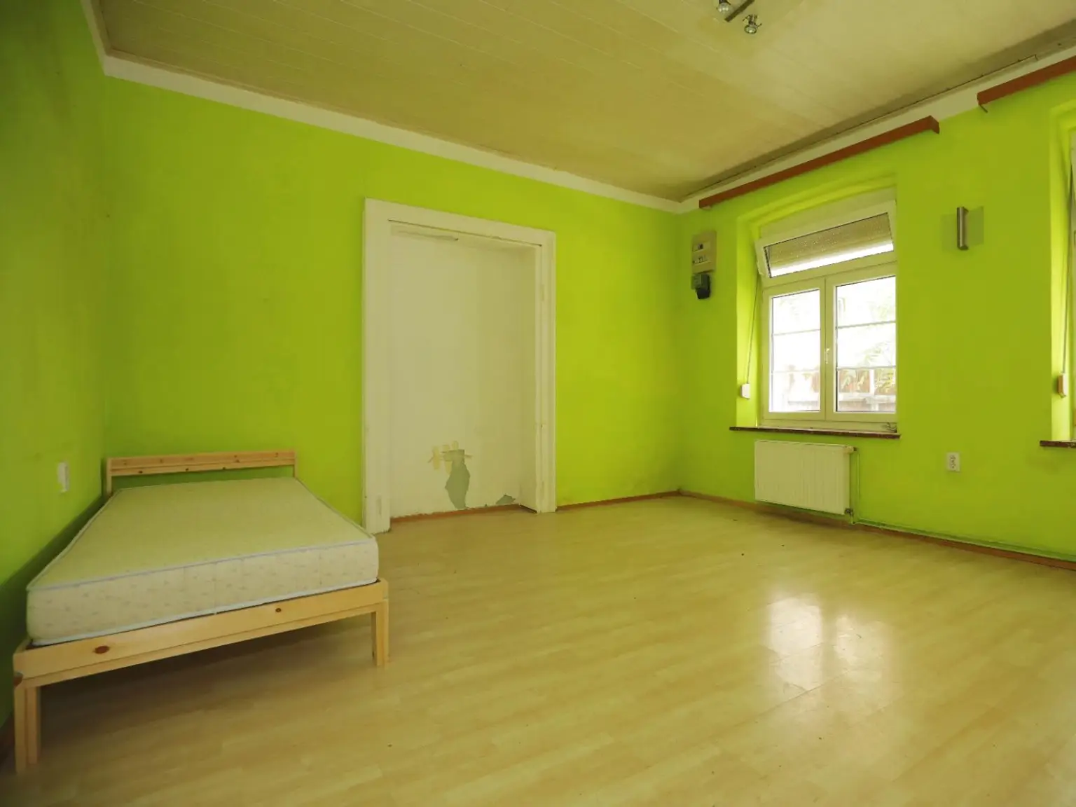 Renovierungsbedürftiges ZInshaus mit aureichend Parkplätzen im Trendbezirk Graz/Lend