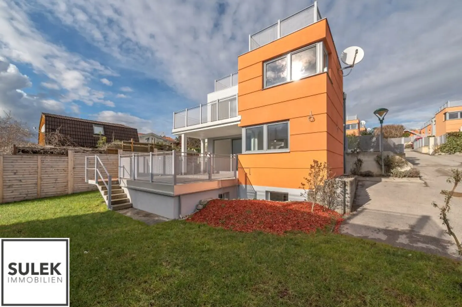 Einfamilienhaus in absoluter Traumlage am Schafberg // Dachterrasse mit Weitblick über die Stadt!