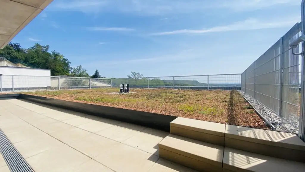 Neubau Erstbezug Drei Zimmer Terrassenwohnung mit Fernblick