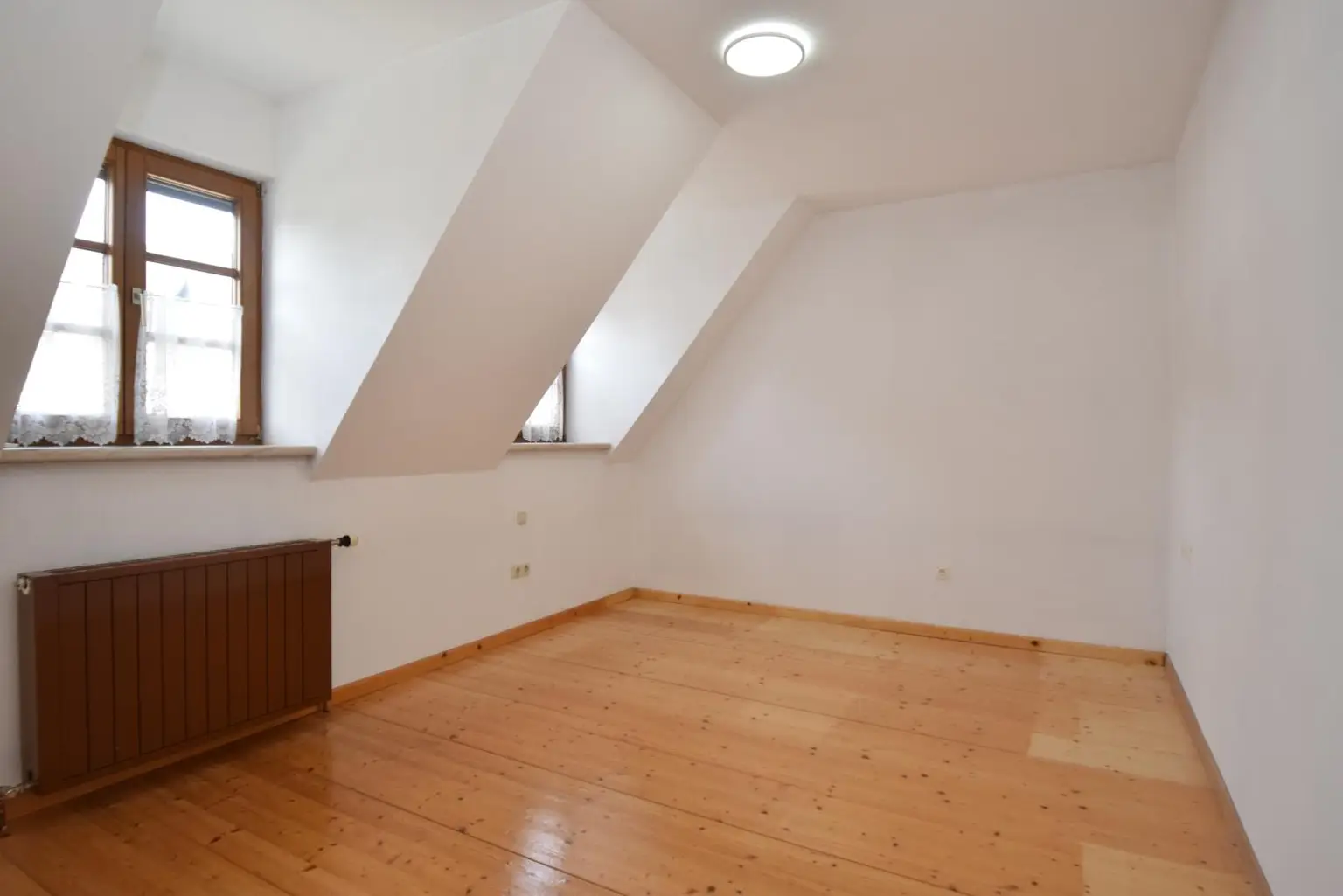 Zimmer im Dachgeschoß